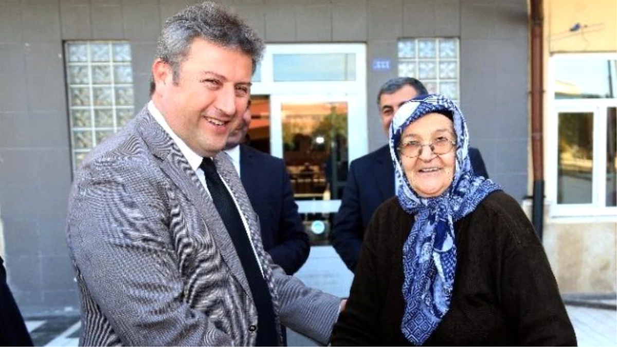 Başkan Palancıoğlu\'dan Huzurevine Anlamlı Ziyaret
