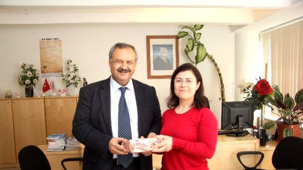 Başkan Uysal\'dan Personele 8 Mart Hediyesi
