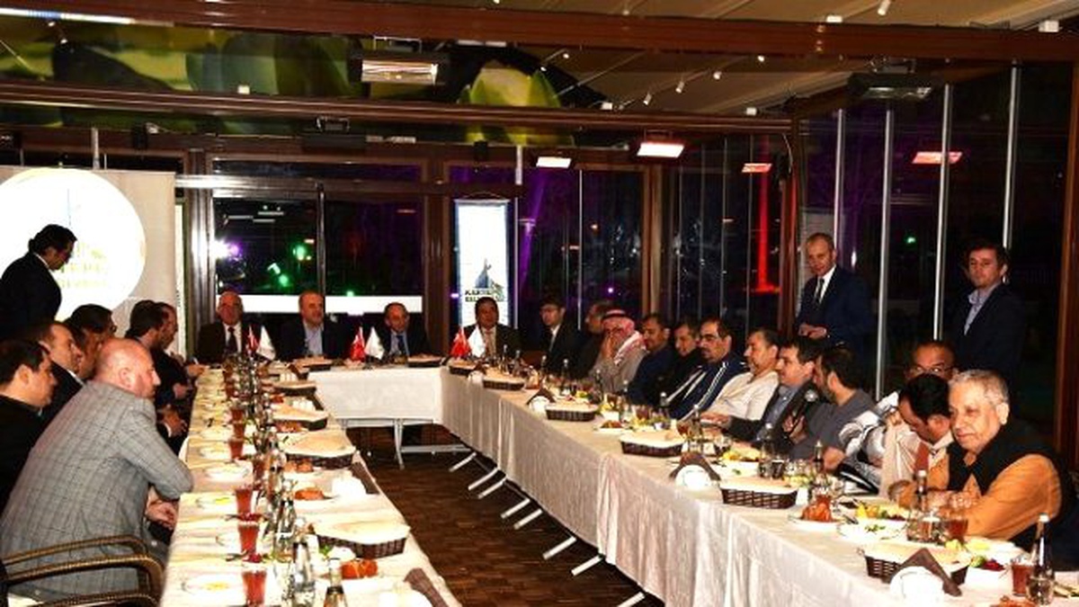 Başkan Üzülmez, Yabancı Konukları Ağırladı