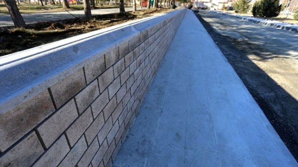 Belediye Sarayı Çevre Düzenlemesi Devam Ediyor