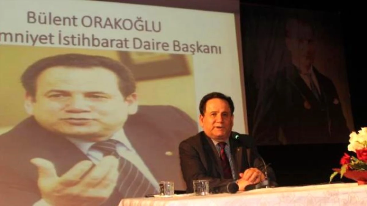 Bülent Orakoğlu\'nun Konferansında CHP İlçe Başkanı Salonu Terk Etti