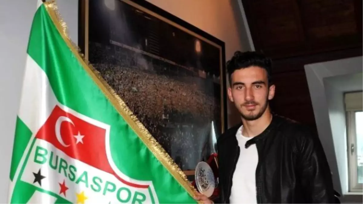 Bursaspor Genç İsme 5 Yıllık İmza Attırdı