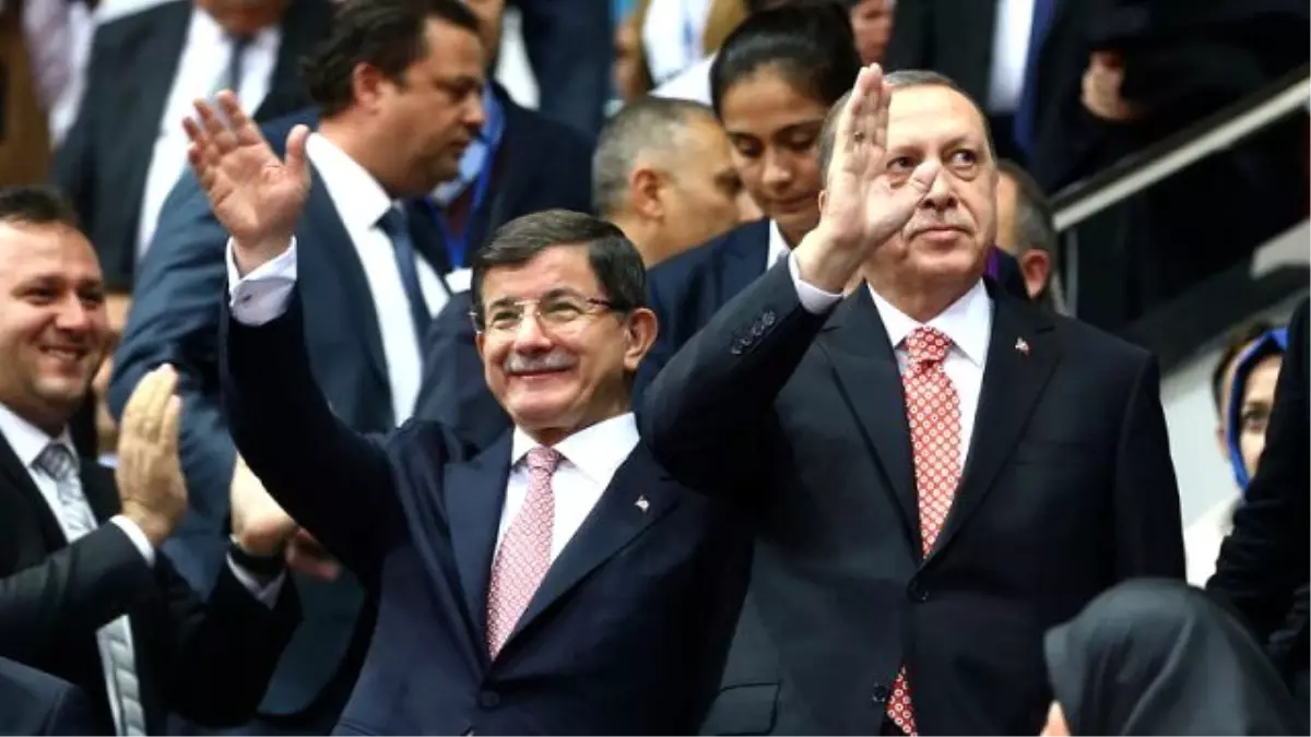CHP\'den, Erdoğan ve Davutoğlu Hakkında \'Teröre Yardımdan\' Suç Duyurusu