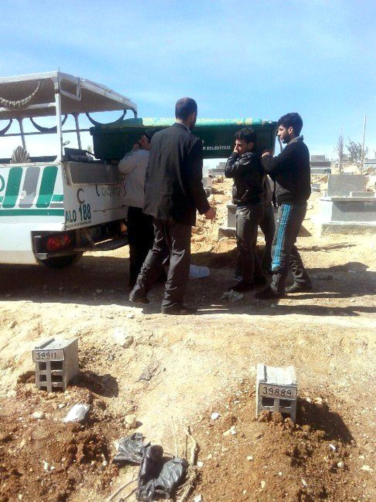 Kadınlar Gününde İntihar Eden Suriyeli Çocuk Gelin Toprağa Verildi