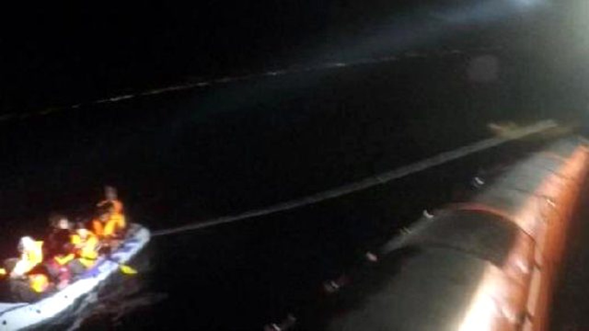 Ege\'de Fırtınaya Rağmen Kaçak Geçişleri Durmadı