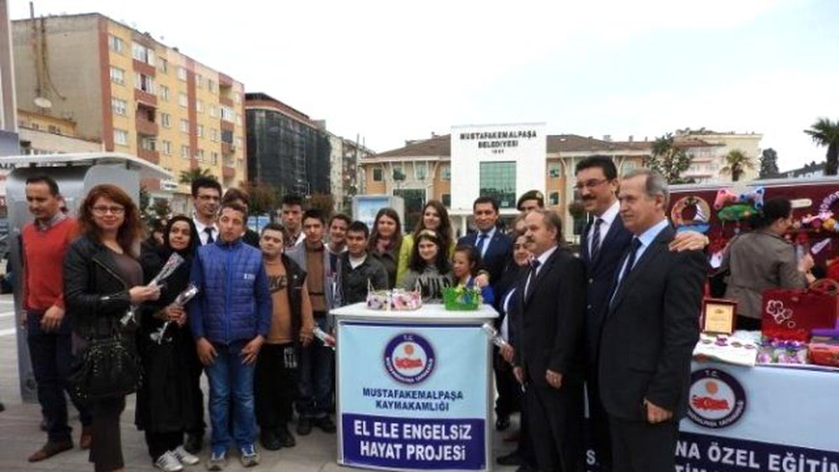 Engellilerden Kadınlara Anlamlı Hediye