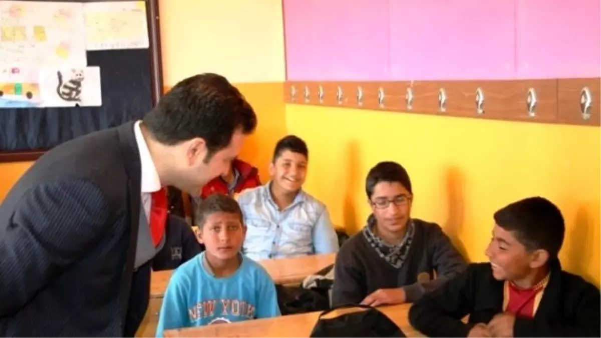 Fırat, Bulgu İlk ve Orta Okulunu Ziyaret Etti