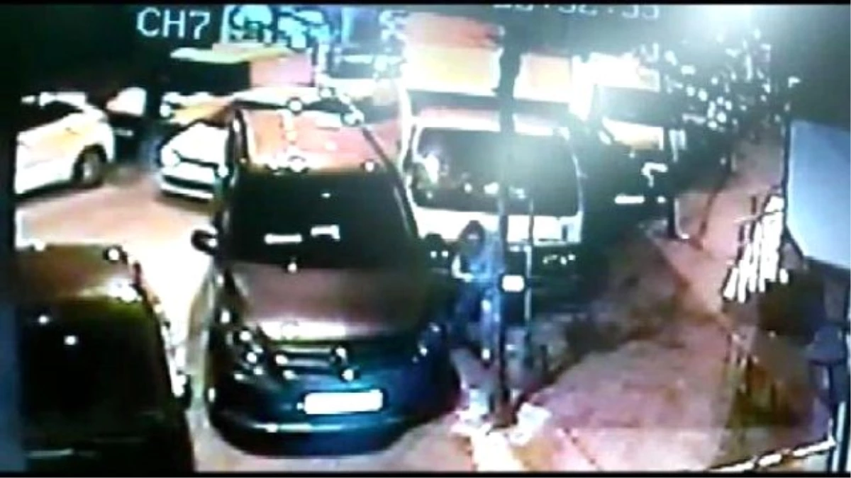 Güngören\'de 2 Kişinin Öldürüldüğü Silahlı Saldırı Güvenlik Kamerasında