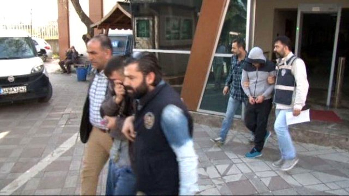 İstanbul\'dan Kocaeli\'ye Gelerek Hırsızlık Yapan Zanlılar Yakalandı