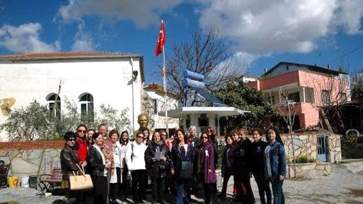 Kadın Çalışma Grubu Emekçi Kadınlar Gününü Kutladı