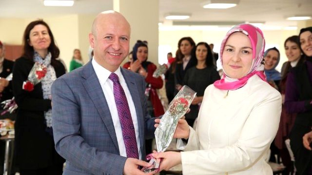 Kadınlar Bir Gün Değil Her Gün Kıymetlidir