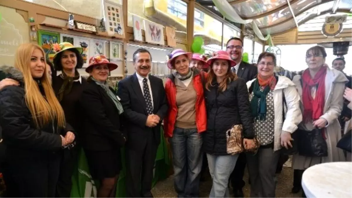 Kadınlara Hanımeli Sokağı Açıldı