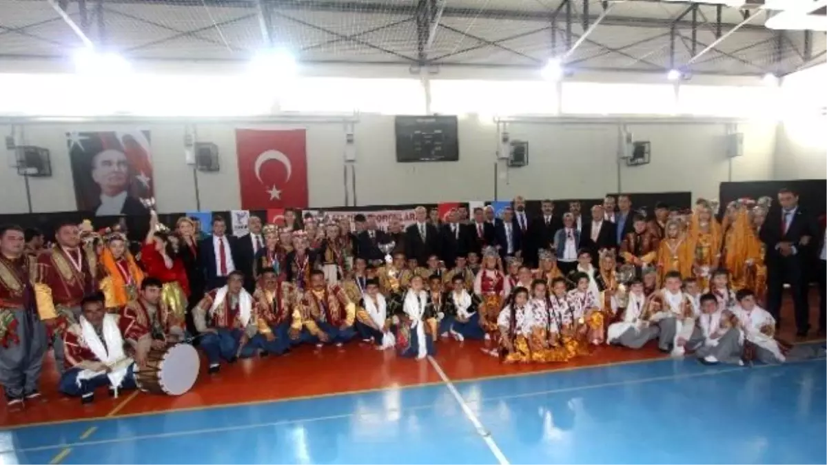 Kulüpler Arası Halk Oyunları Yarışması Düzenlendi