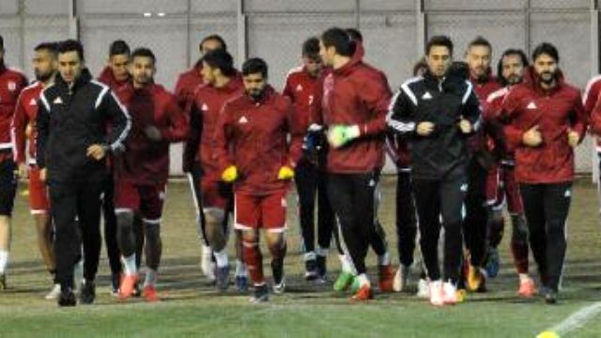 Medicana Sivasspor\'da Halaylı Antrenman