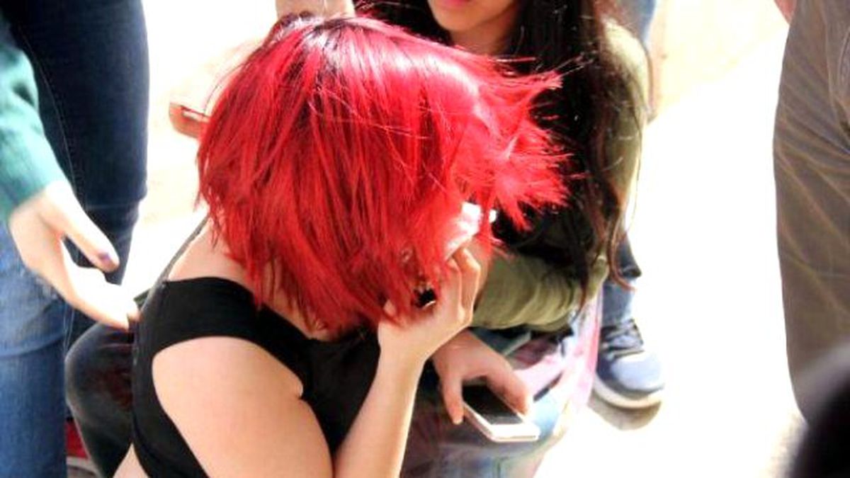 Çukurova Üniversitesi\'ndeki Kutlamada Kız Öğrenci Yumruklandı