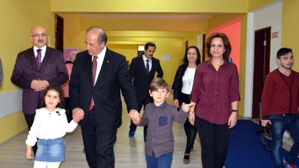 Vali Kara Anaokulu Öğrencilerine Masal Okudu