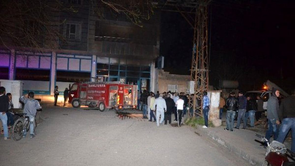 Viranşehir\'de Markete Molotoflu Saldırı