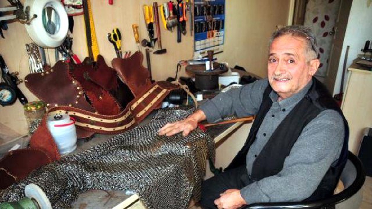Tokat\'ta 25 Bin Demir Halkayla Muhafız Zırhı Yapıyor