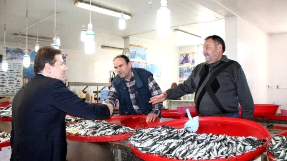 AK Parti Denizli İl Başkanı Filiz, Pazar Esnafıyla Sohbet Etti