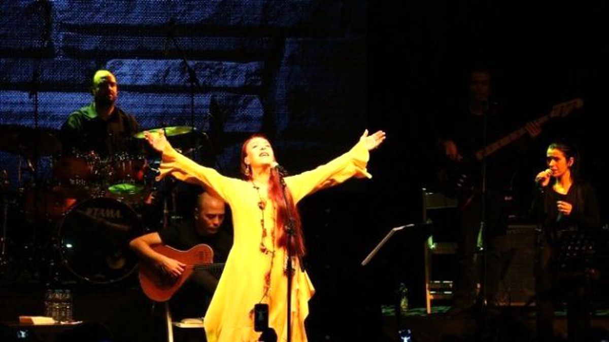 Bayraklı\'da Kadınlar Gününe Özel Panel ve Konser