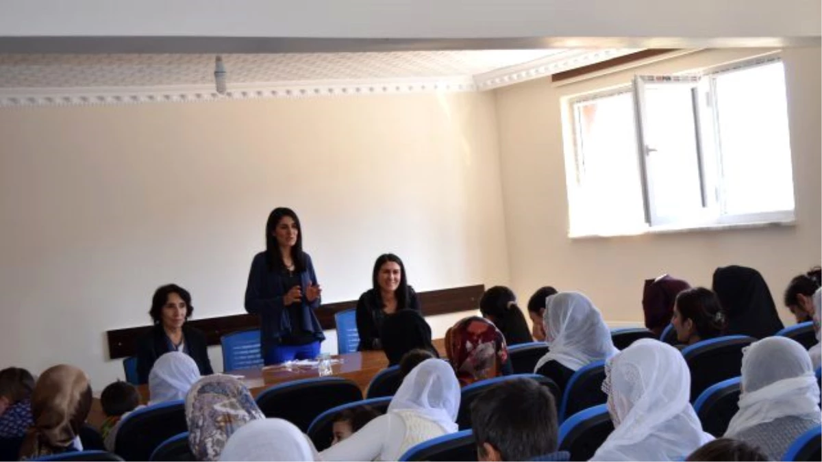 Beşiri\'de Kadınlara Yönelik Bir Panel Düzenlendi