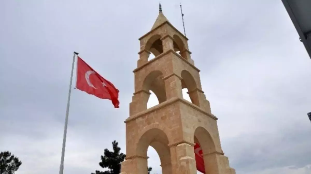 Çanakkale\'de Şehit Veren Okullardan 90 Öğrenci ve 9 Öğretmene Şehitlik Ziyareti