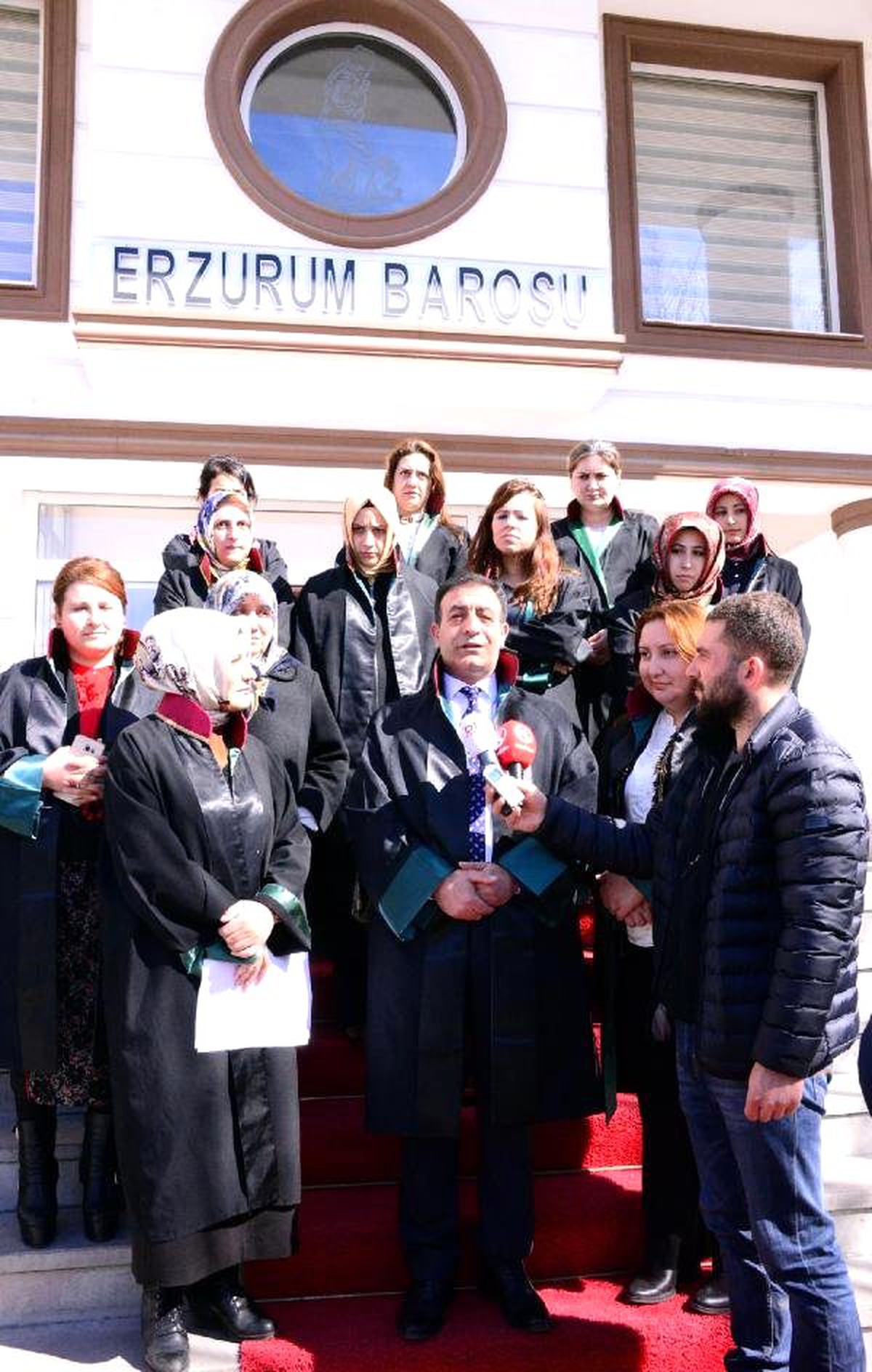 Damadının Eşi ve Kızını Öldürdüğü Kadına Baro Sahip Çıktı