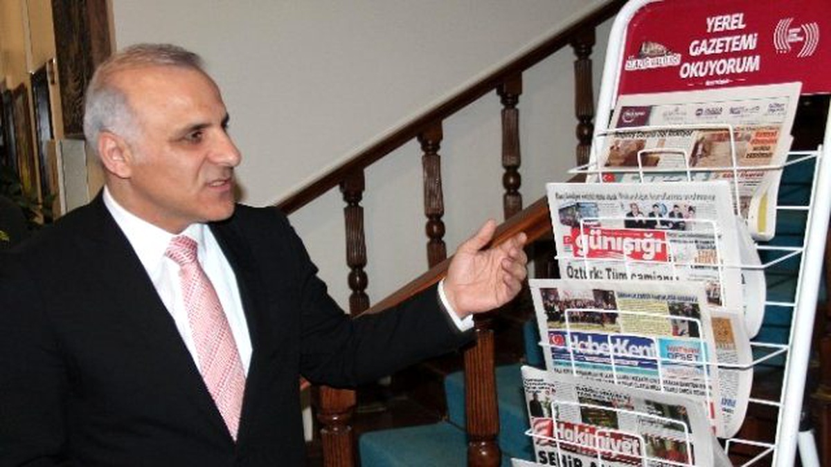 Elazığ Valisi\'nden \'Yerel Gazetemi Okuyorum\' Projesine Destek