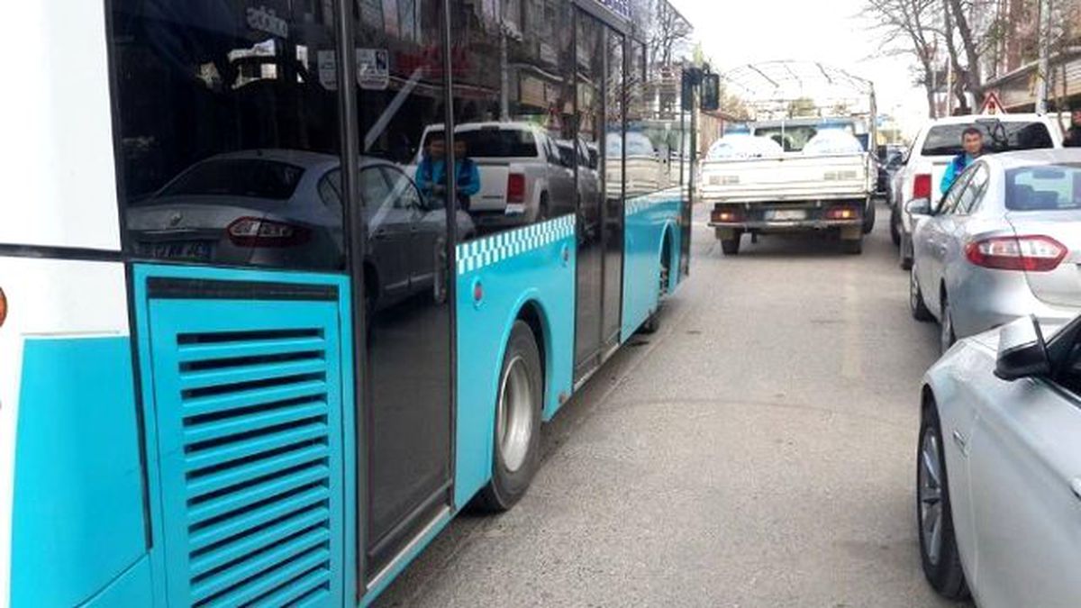 Adıyaman\'da Hatalı Araç Parkları Ulaşıma Engel Oluyor