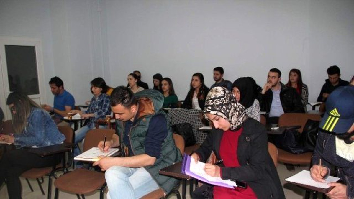 İngilizce Dil Eğitimine Gençlerin İlgisi Artıyor