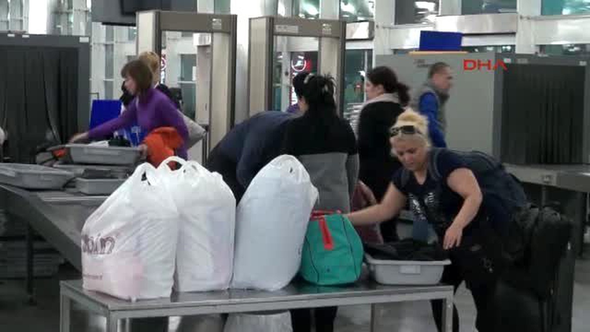 Ambargo Kalkınca İranlı Turistler Türkiye\'ye Akın Etti