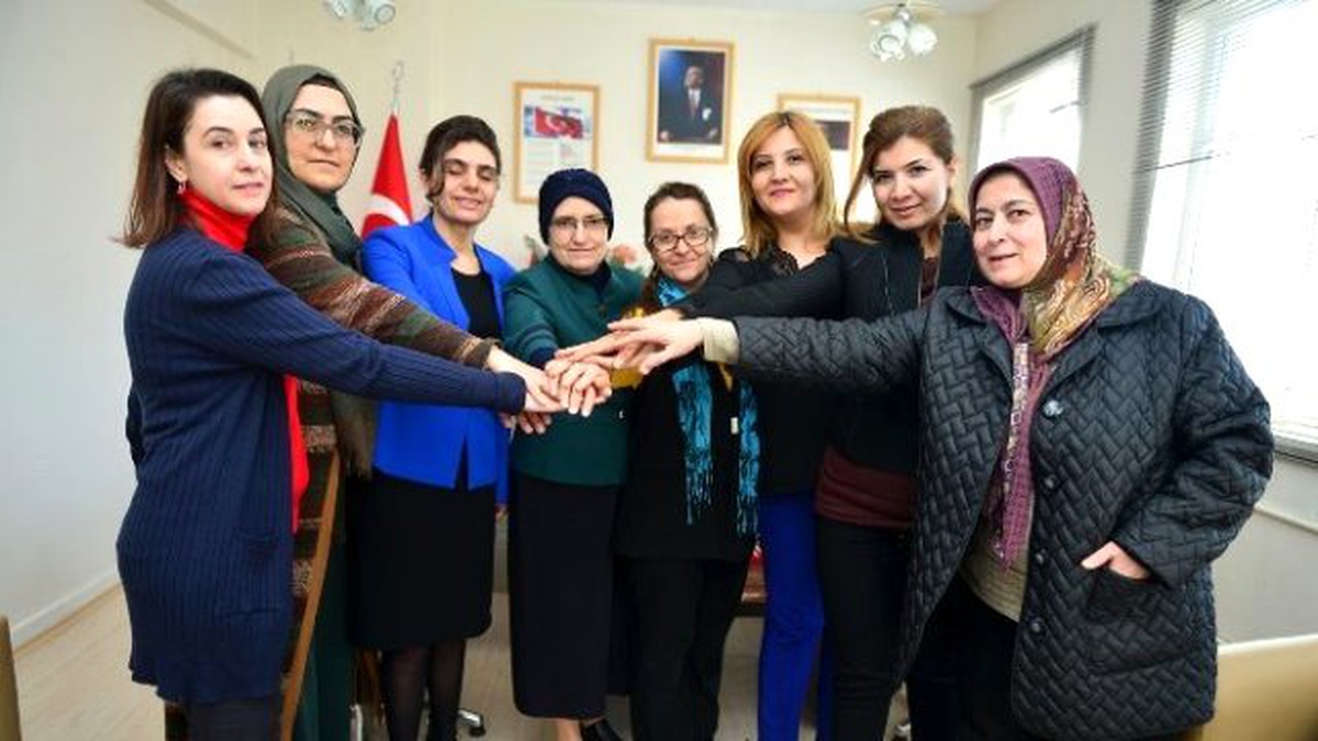 Kadınlara Yardım İçin El Birliği Yapıyorlar