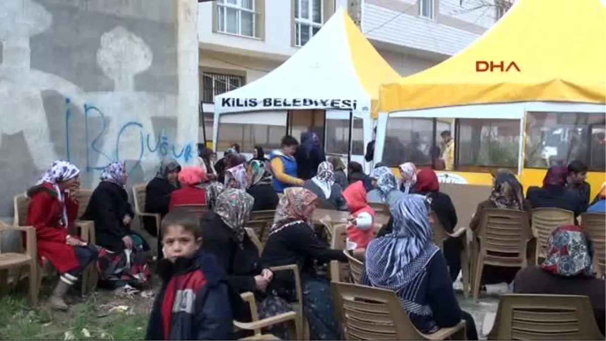 Kilis Suriye Tarafından Atılan Roket Mermisinin Patlamasıyla Hayatını Kaybedenler Topraağa Verildi-1