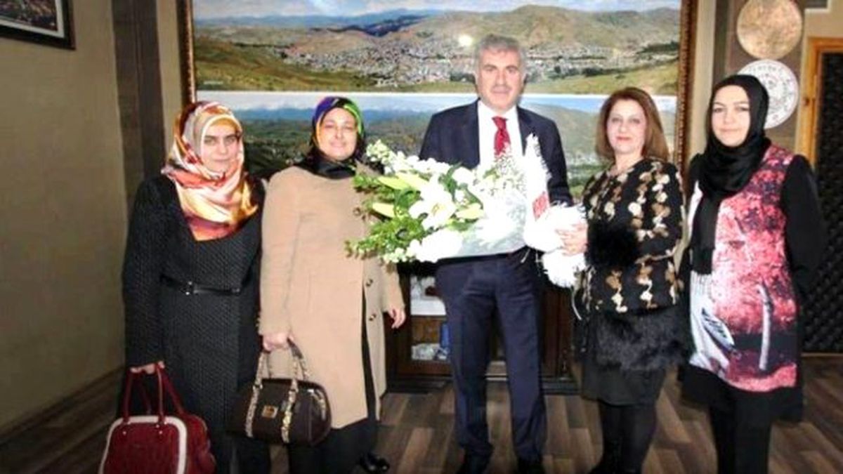 Memur-sen Konfederasyonu Bayan İl Temsilcilerden Belediye Başkanı Memiş\'e Ziyaret