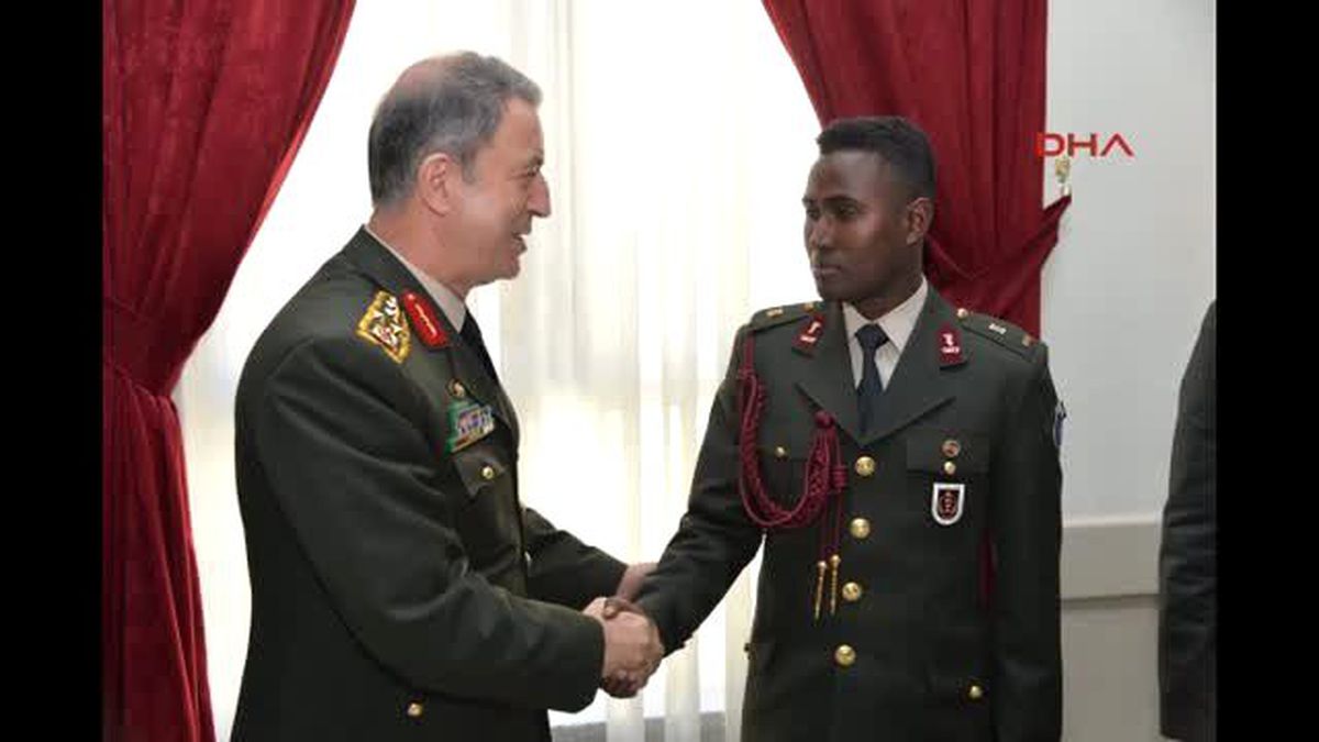 Orgeneral Hulusi Akar, GATA\'da Tedavi Gören Yaralıları Ziyaret Etti