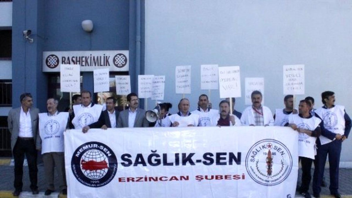 Sağlık Çalışanları Protesto Gösterisi Yaptı
