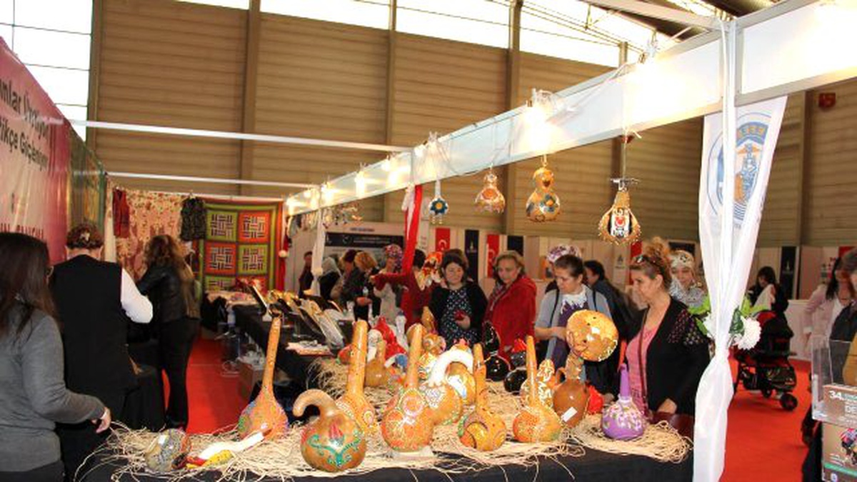 Selçuklu Kadınlar İzmir\'de yoğun ilgi gördü