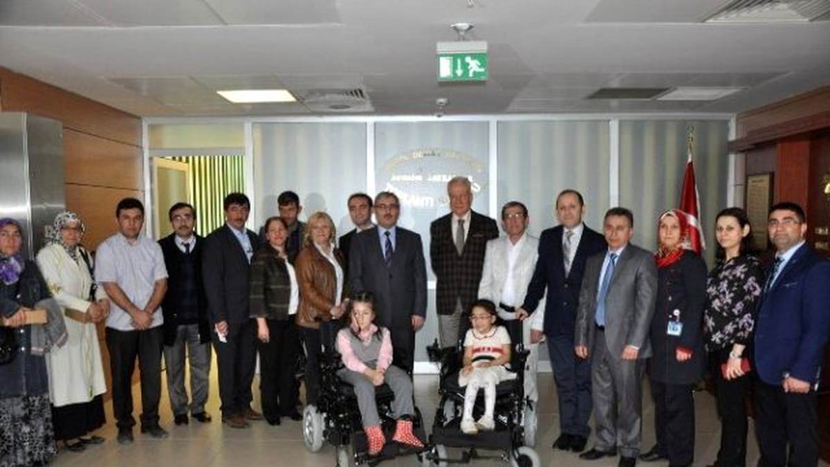 Şifa Dağıtan Eller Engellilerin Yüzünü Güldürdü