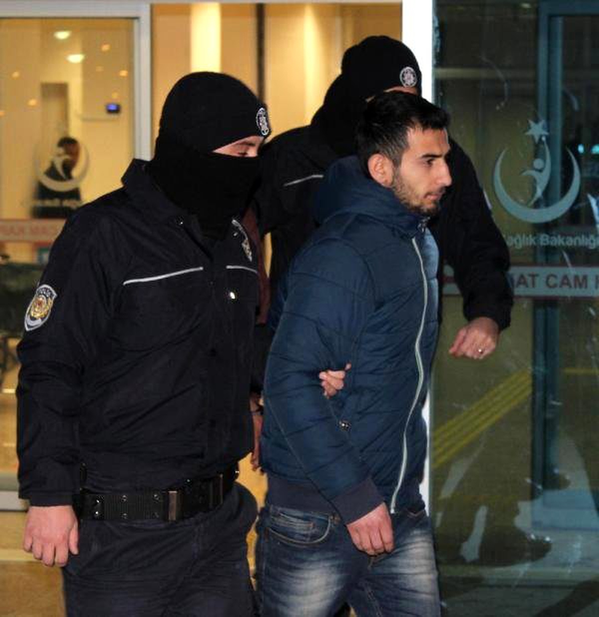 Sivas\'ta PKK Operasyonuda Gözaltına Alınanlar Sağlık Kontrolünden Geçirildi