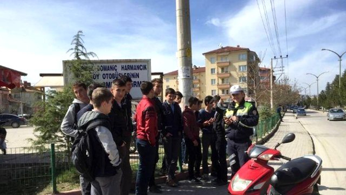 Tavşanlı\'da Okul Önlerinde Motosiklet Denetimi