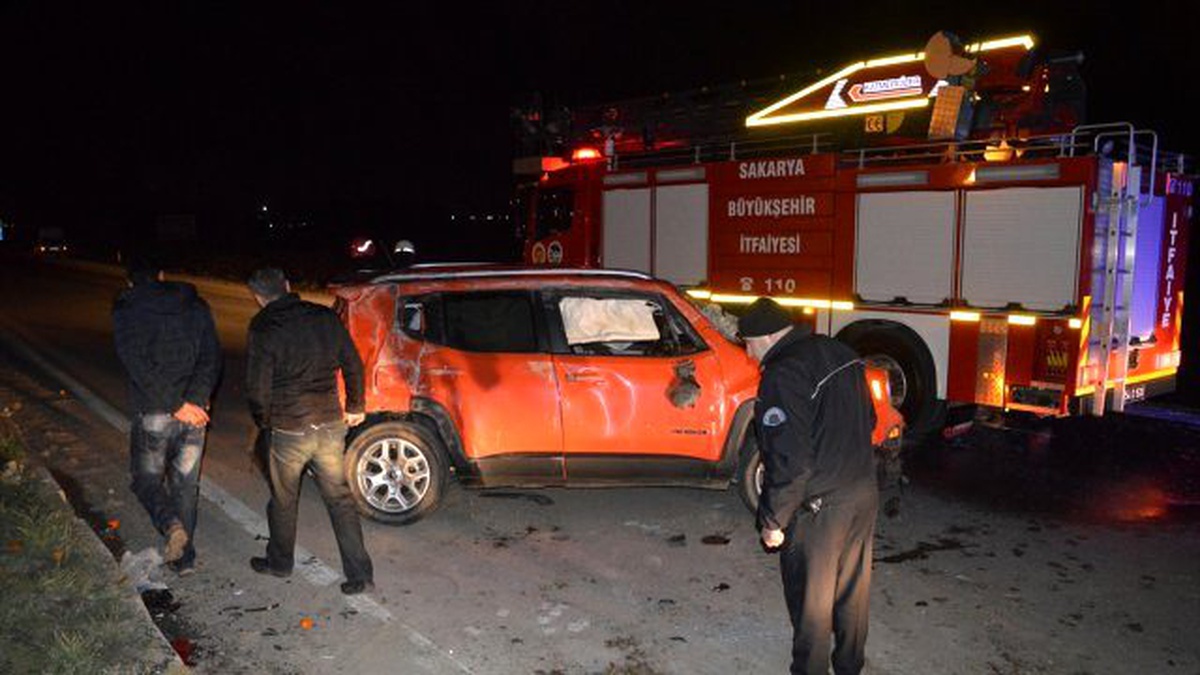 Virajı Alamayan Otomobil Takla Attı: 2 Yaralı