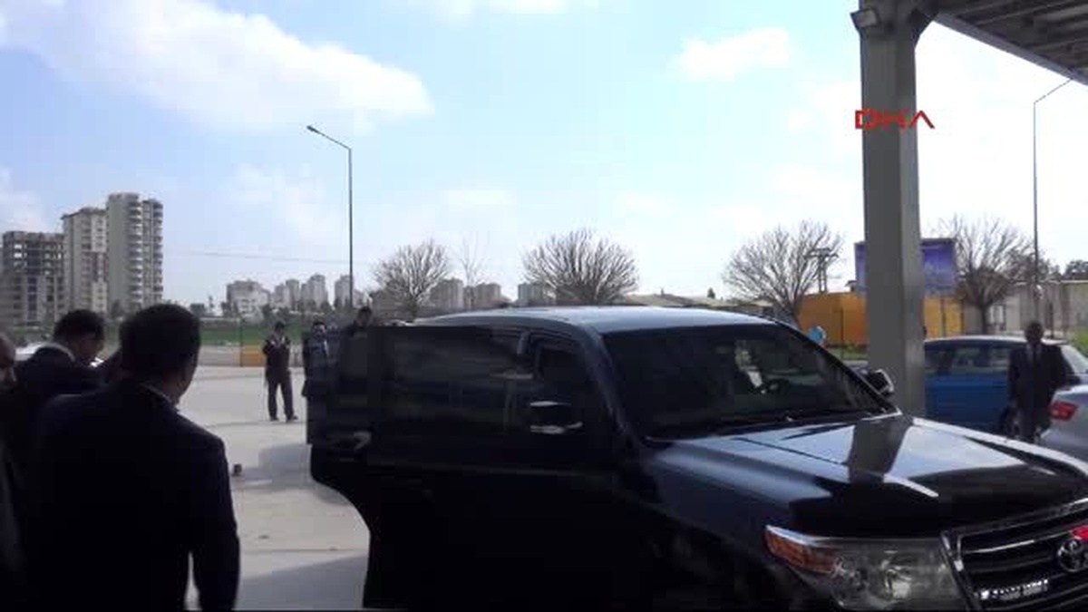 Adana - Bakan Sarı\'nın Kardeşi, Trafik Kazası Tartışmasında Bıçaklandı
