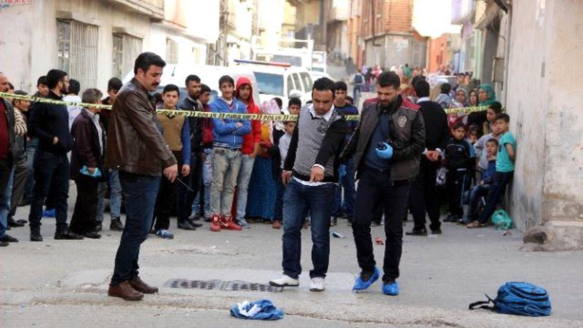 Arkadaşlık Teklifi Kabul Edilmeyen Genç Dehşet Saçtı: 3 Yaralı