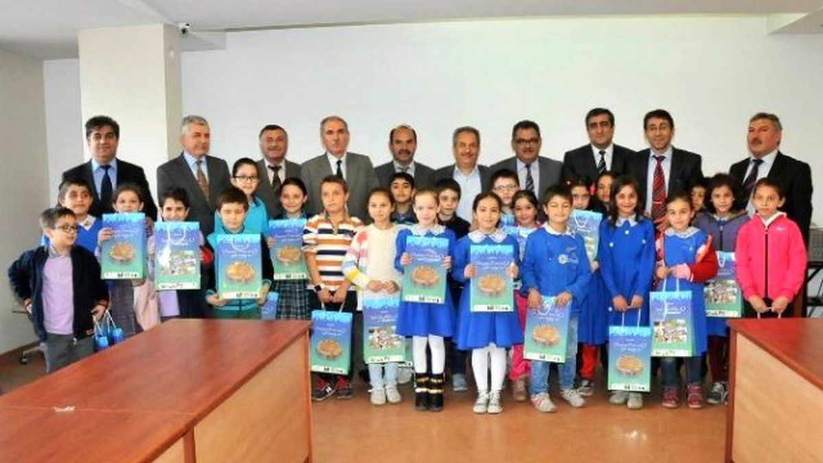 Başkan Akkaya Öğrencilerini Ödüllendirdi