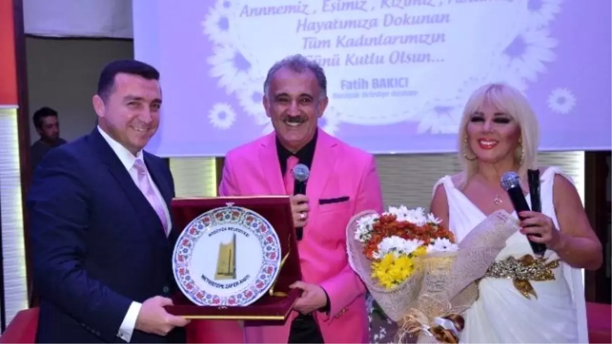 Bozüyük\'te Safiye Soyman ve Faik Öztürk Rüzgarı Esti