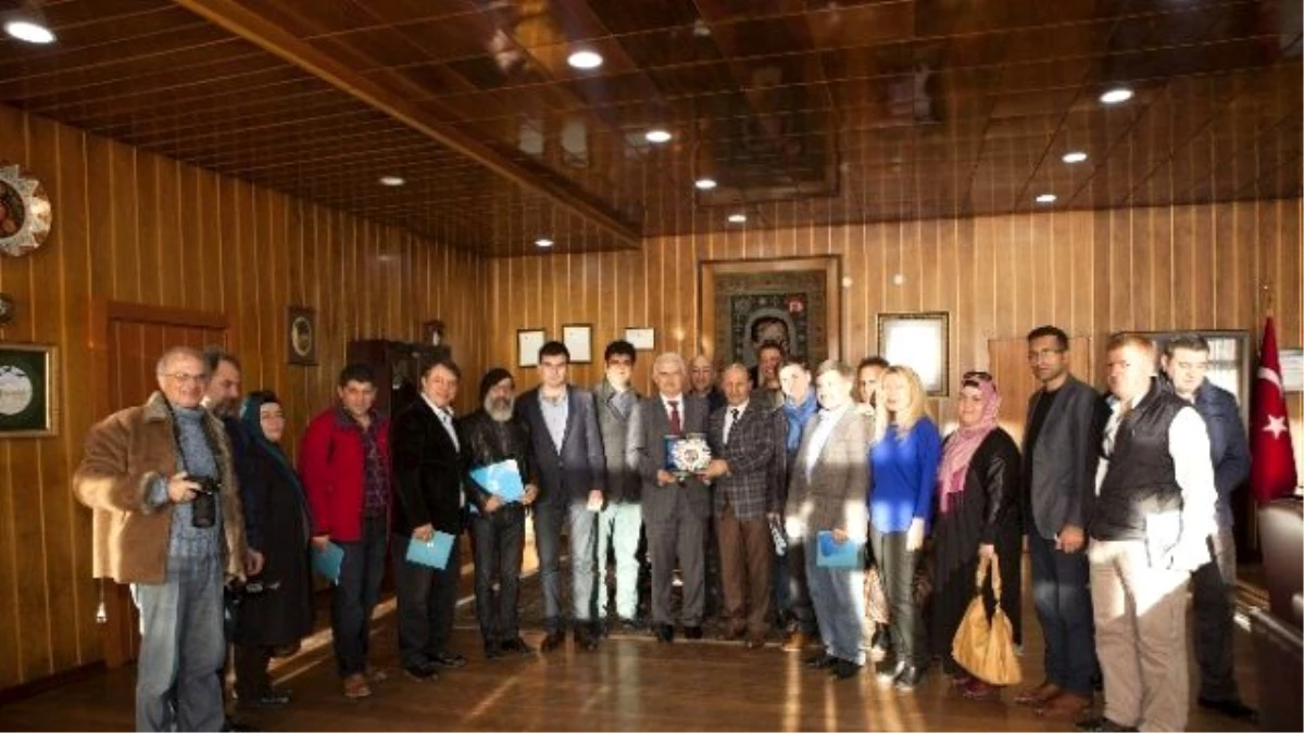 Ege Bölgesi Erzurum Dernekler Birliği Federasyonu Rektör Koçak\'ı Ziyaret Etti