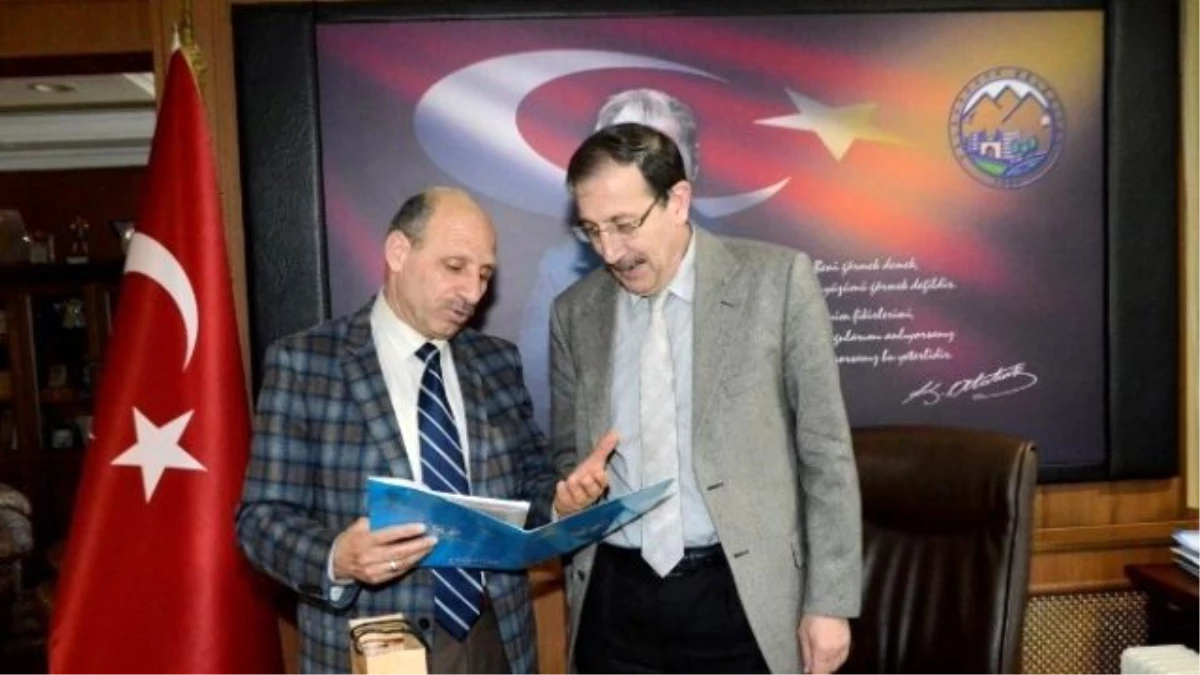 Ege Bölgesi Erzurum Dernekler Birliği Federasyonu Başkan Bulutlar\'ı Ziyaret Etti