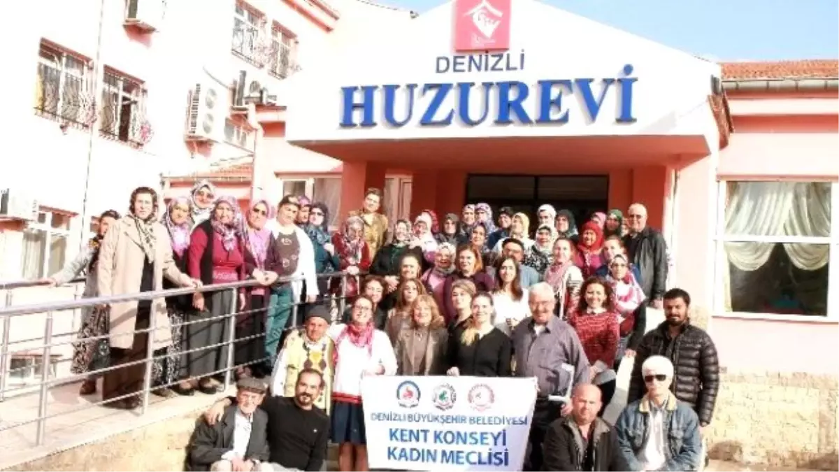 Kadın Meclisi Huzurevi\'ni Ziyaret Etti