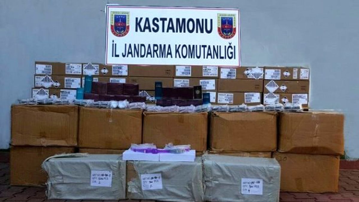 Kastamonu\'da 206 Bin TL\'lik Kaçak Malzeme Ele Geçirildi