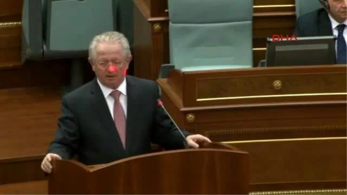 Kosova Milletvekilleri Mecliste Kürsüdeki Bakanın Yüzüne Lazer Tuttu